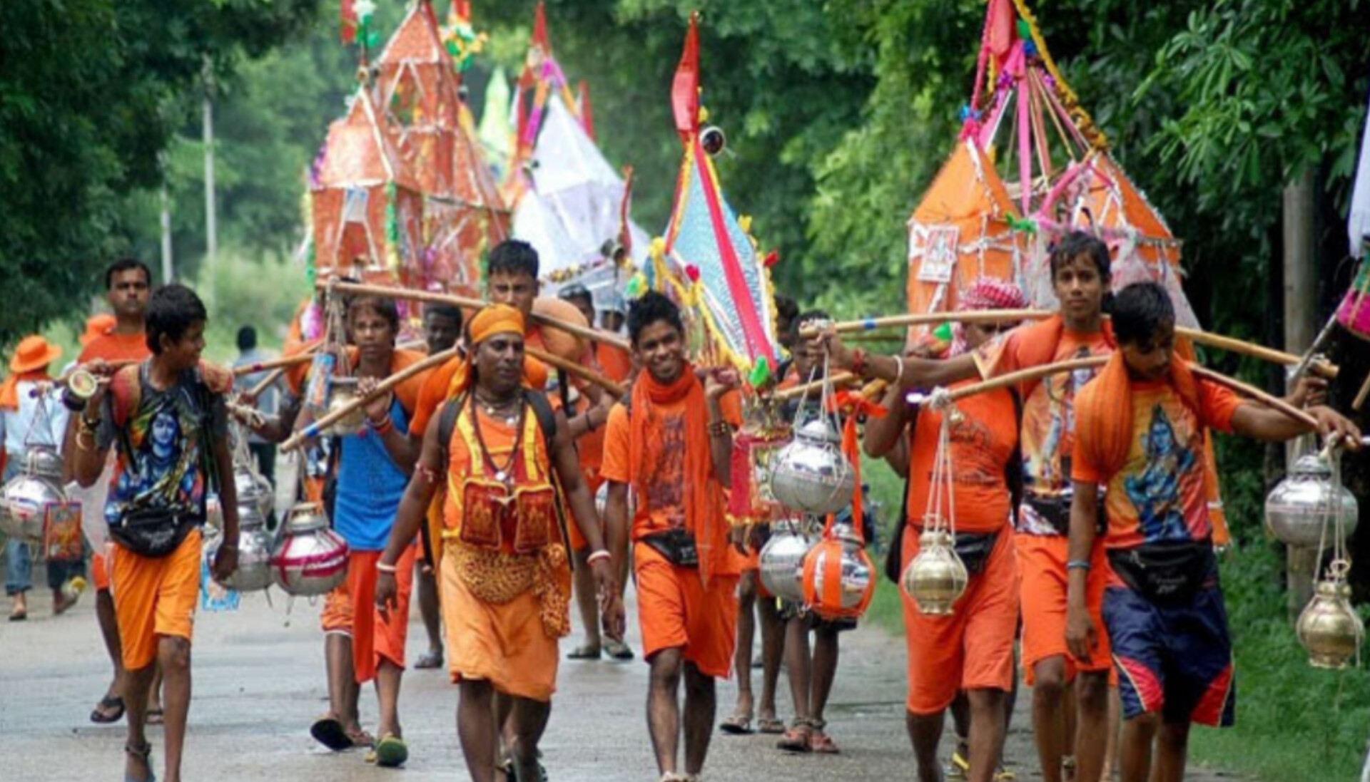 कांवड़ की नहीं, 'कलम और किताब' उठाने की जरूरत है